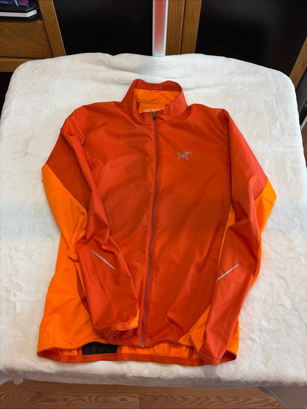 Men's Arc'teryx Darter Trim Fit Lightweight Shell Jacket Orange Size Medium